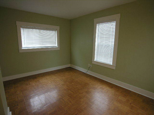 Photo - 2 bed 1 bath House Available 11/25
