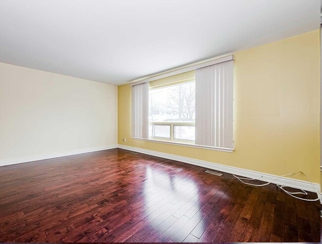 Photo - 90 Billington Cres
