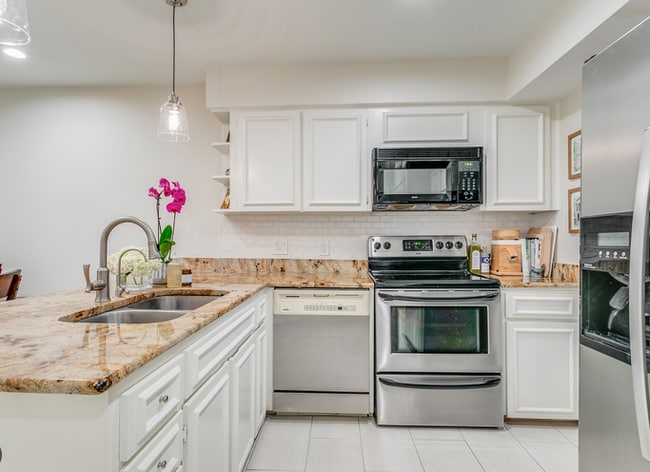 Building Photo - 201 Ellwood-277.5 Unit 277.5