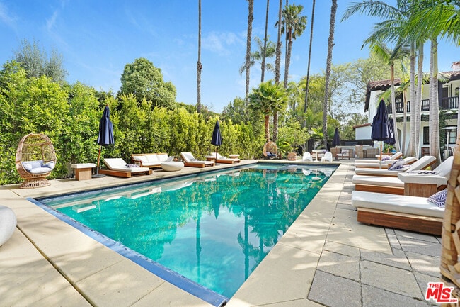 Building Photo - 9451 Sunset Blvd