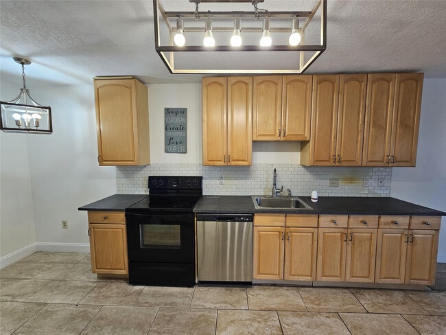 Photo - 2050 Oleander Blvd Unit 105