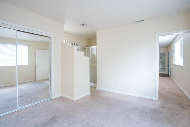 Photo - CLEAN CUTE SOUTH VALLEY 3 Bedroom  2 Bath