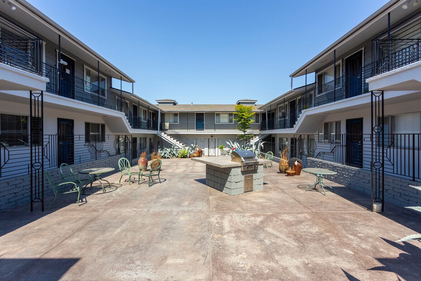 Photo - Talmadge Pacific Apartments