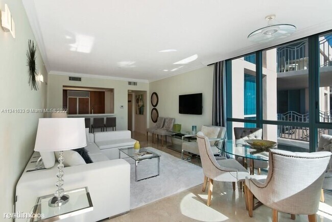 Building Photo - 2 br, 2 bath Condo - 1500 Ocean Dr # UPH-8 Unit UPH-8