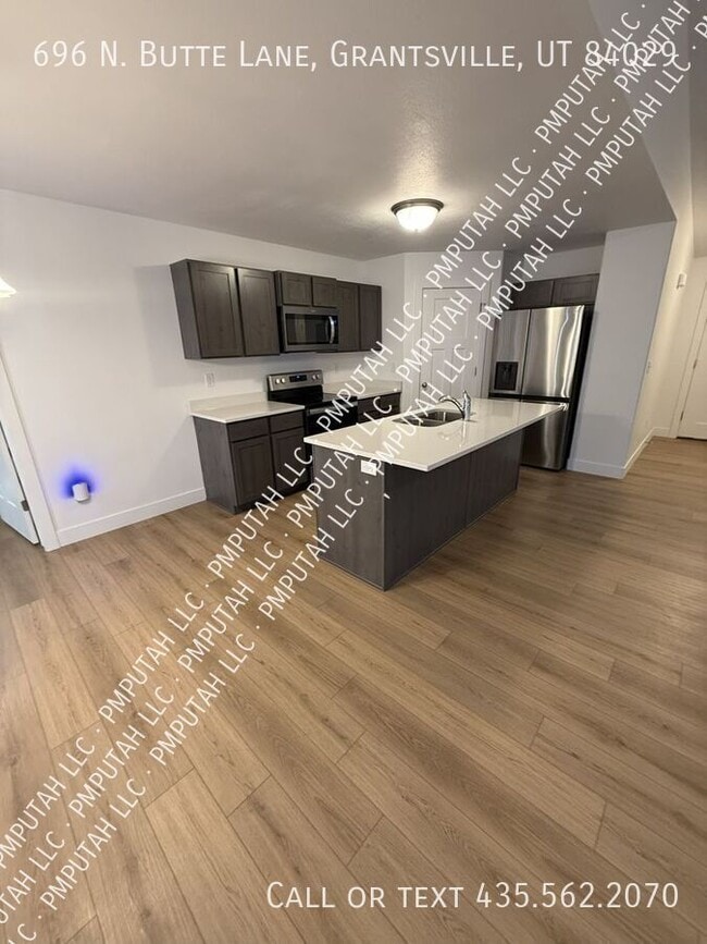 Photo - 696 Butte Ln