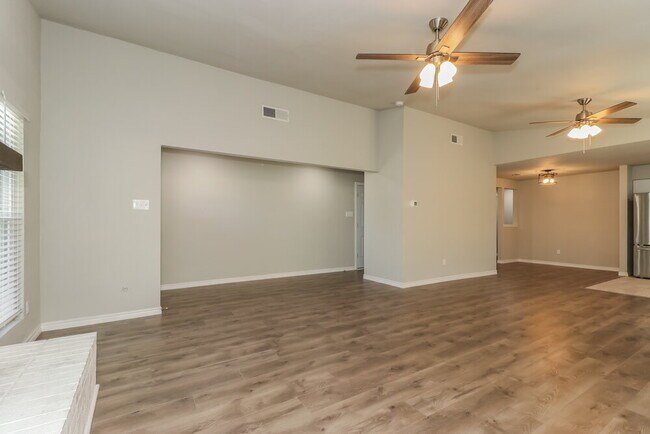 Photo - 3300 Chalmette Ct