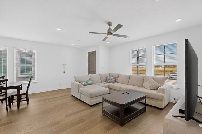 Photo - 1032 Bristleleaf Wy