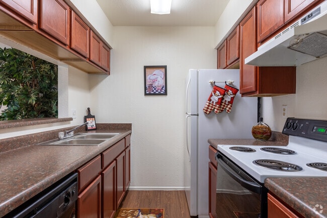 Santorini - 2 habitaciones, 2 baños - Cocina - Santorini Villa Apartments