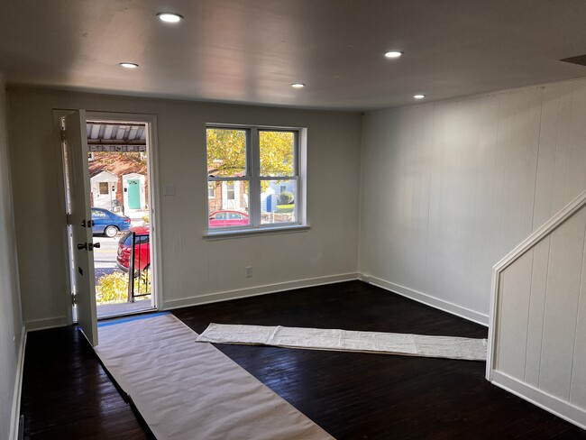 Living room - 933 Union St Townhome