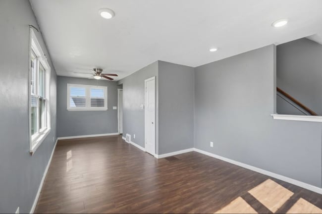 1084 Peters Ave