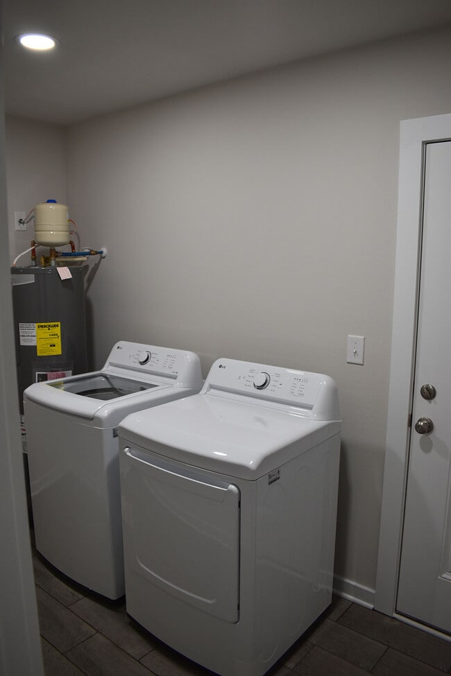 Photo - 130 East Ave