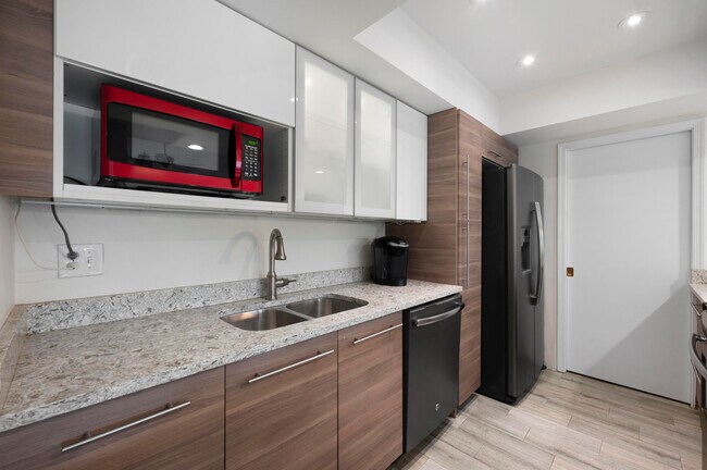 Photo - 11863 Wimbledon Cir Unit 542