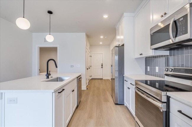 Photo - 3000 Duval St Unidad 102