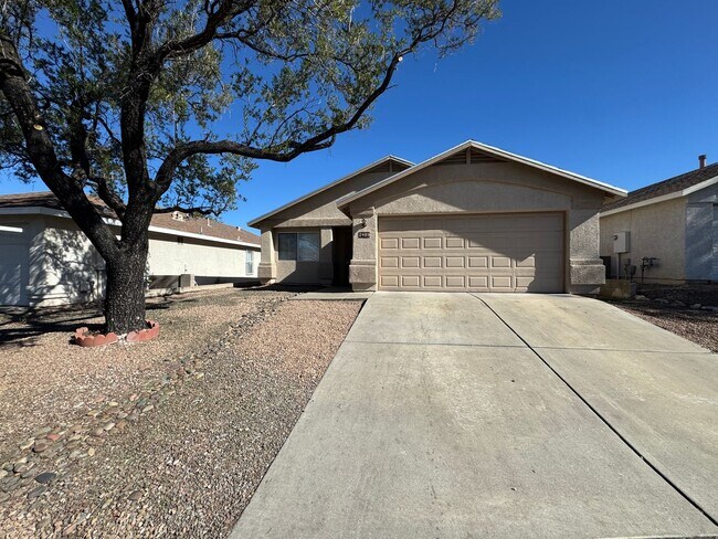 Building Photo - Freshly painted 4Bdm 2Ba Home, in a well desired location! will not last long!