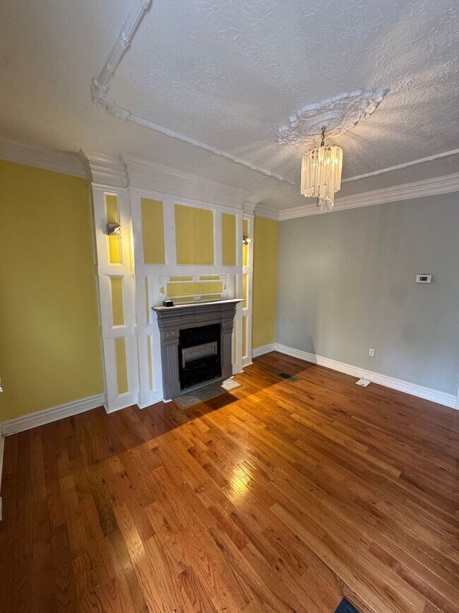 Photo - Charming 2 Bedroom 2 Bathroom House in Law...