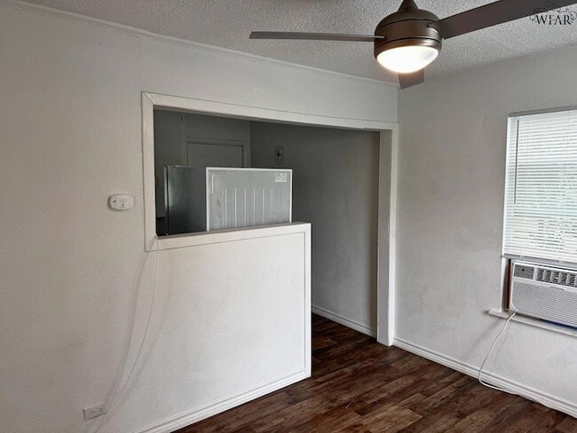 Photo - 902 Flood St