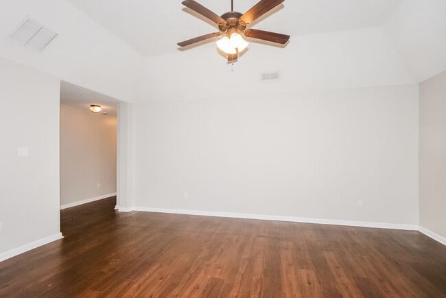 Photo - 9450 Eckley Pl