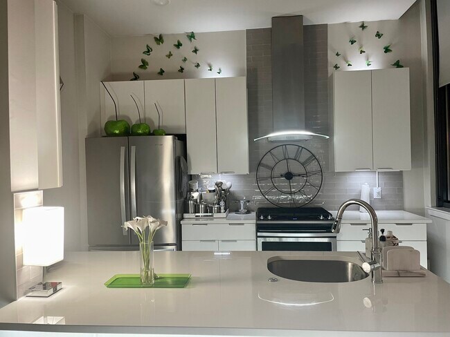 Photo - 2000 Clarendon Blvd