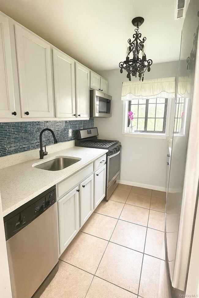 Building Photo - 13 Pinebrook Pl Unit 13