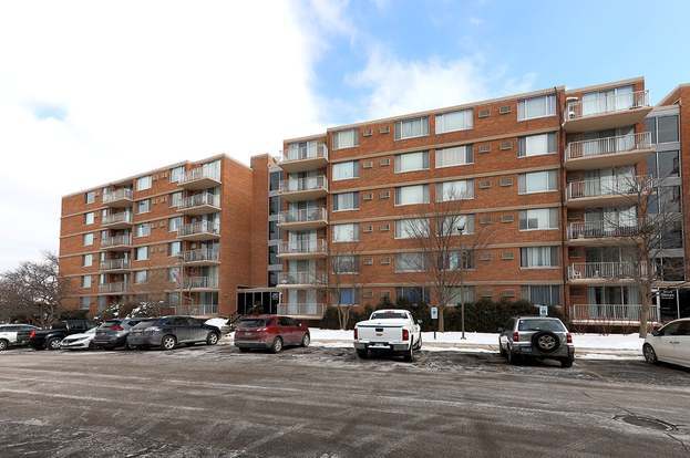 Side View of Building - 2201 S Stewart Ave Unit 4M