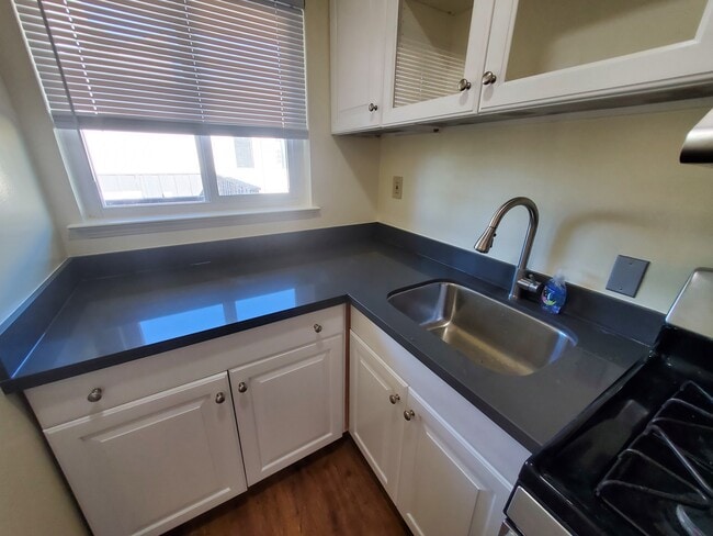 Photo - 1123 Chula Vista Ave Unit 3