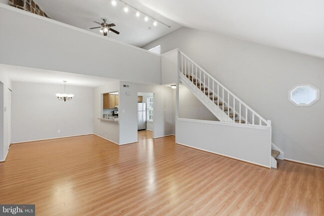 Photo - 321B Delancey Pl Unit B