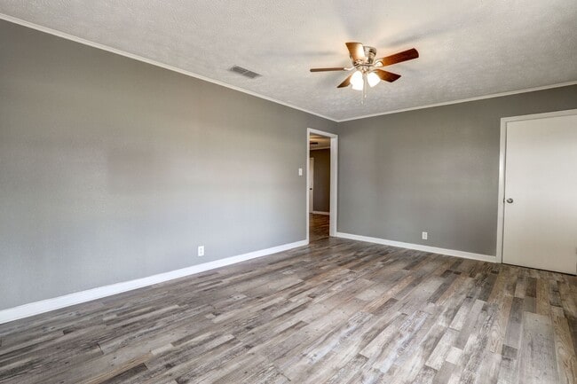 Photo - 3 Bedroom 1.5 Bath House for Rent