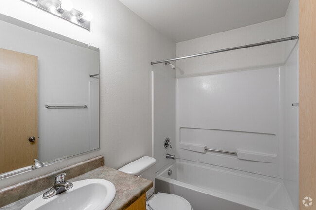 2BR, 2.5BA Townhouse - 1,100SF