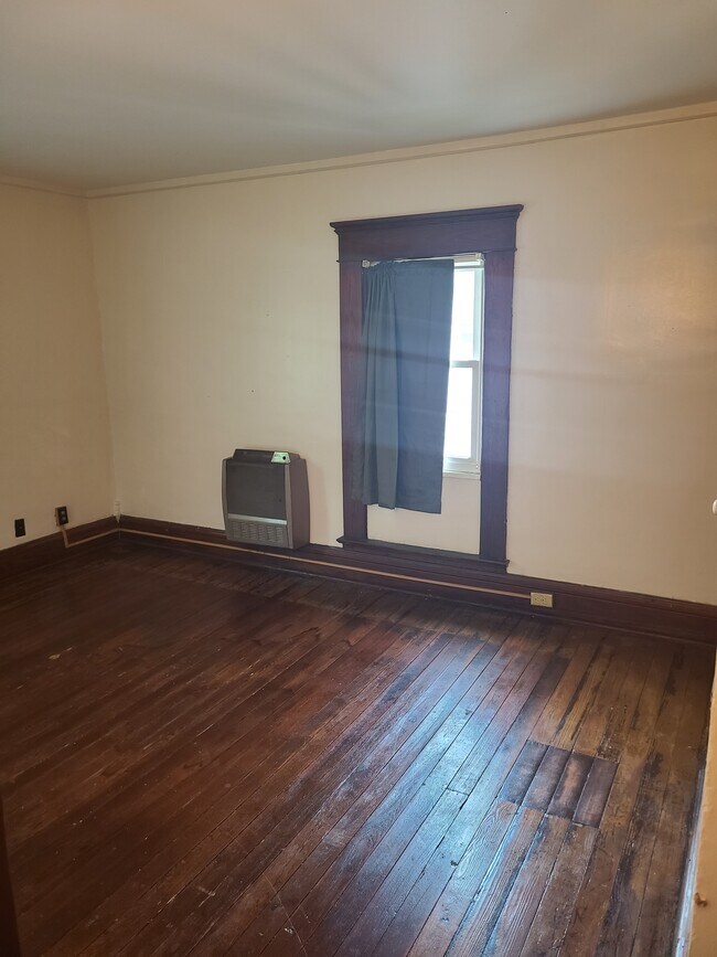 Photo - 460 S Main St Unit Upstairs