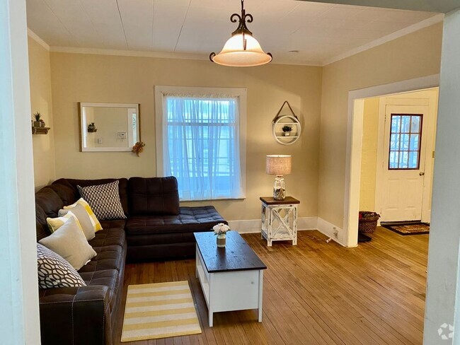 Living Room - 214 Chestnut St Rental