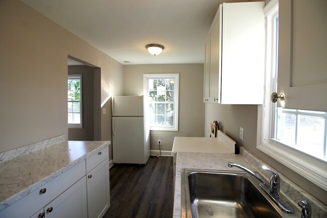 Photo - 1302 N Wright Rd House