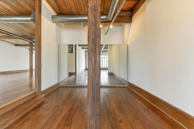 Photo - 161 Mangum St SW Unit 301