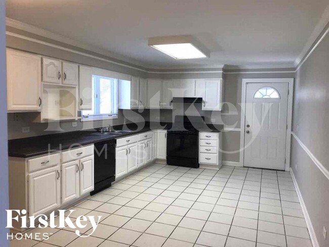 Photo - 100 S Dilger Ave