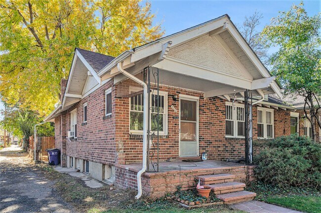 Photo - Spacious 2 bedroom home in the heart of Ci...