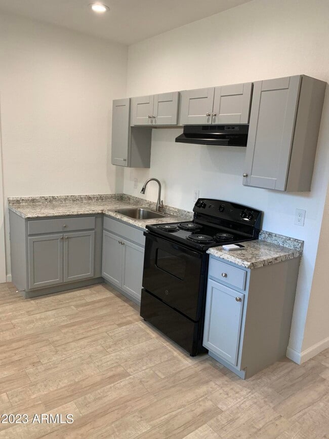 Photo - 1759 W Hadley St