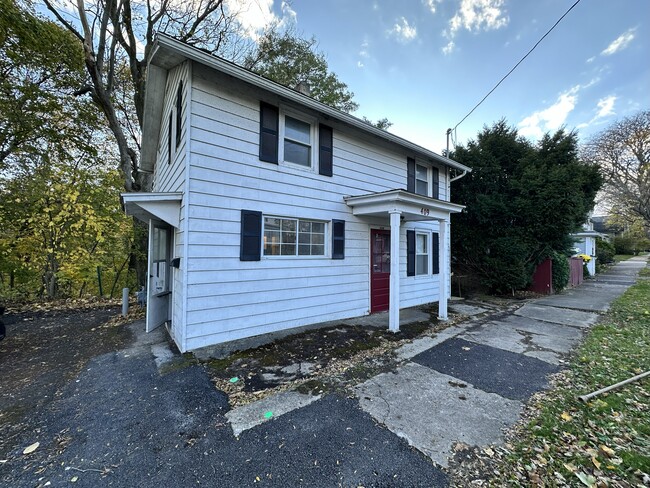 Photo - 409 Castle St