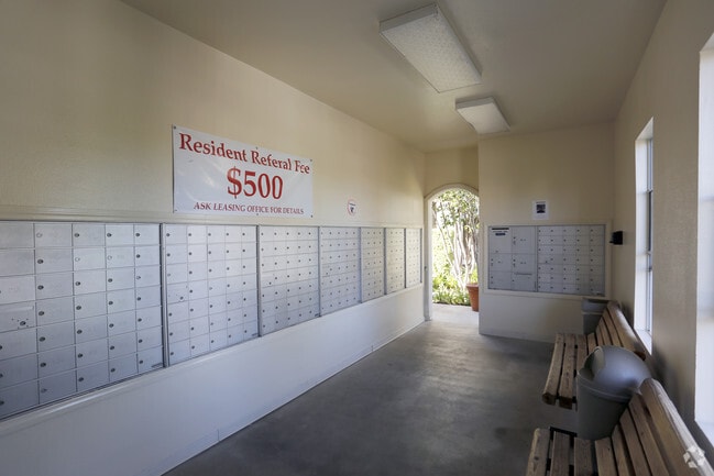 Mailroom - Elan Oceano