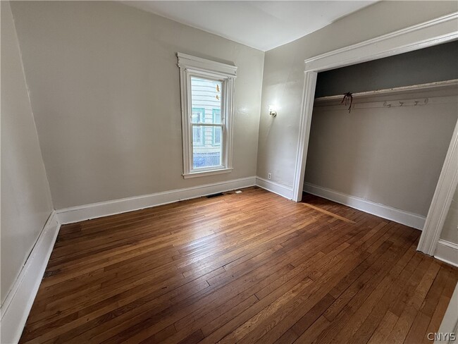 Photo - 154 Seeley Ave