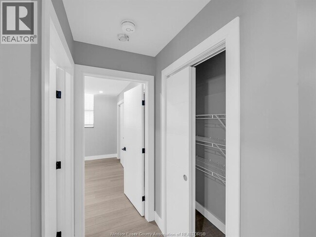 Photo - 3177 Riverside Dr E Unité 105