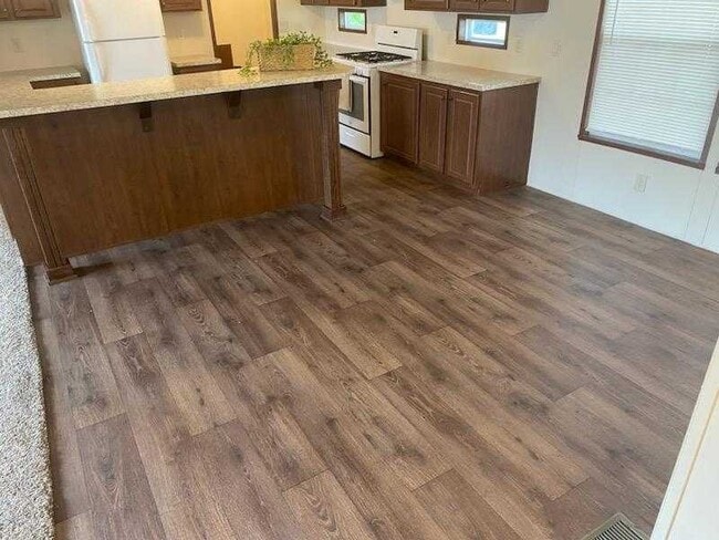 Photo - 15562 Pine Ridge Dr