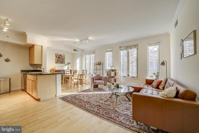 Building Photo - 1441 Rhode Island Ave NW Unit 419