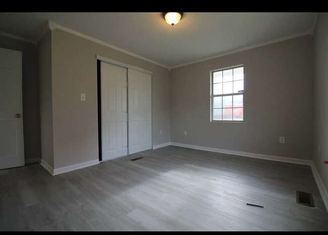 Photo - 2600 Knott Rd