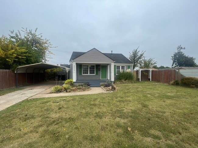 Photo - 2 bed, 1 bath all updated and includes full size appliances! Walk to Uptown 23rd area!