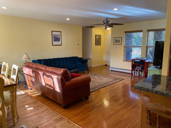 Photo - 883 Vineyard Ave