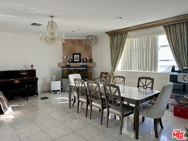 Photo - 1132 S Shenandoah St Unit PH