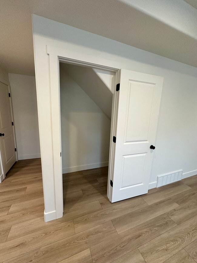 274 N 975 W