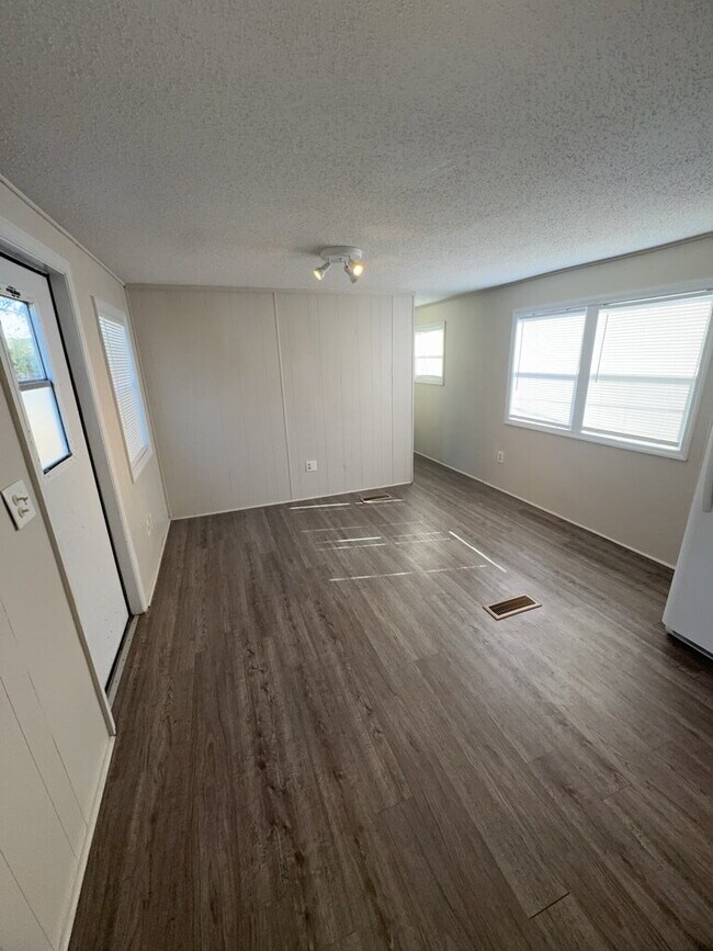 Photo - Cozy 2 Bedroom Mobile Home-141 Denise Drive