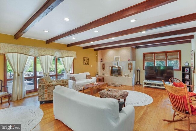 Photo - 5135 Summit Dr