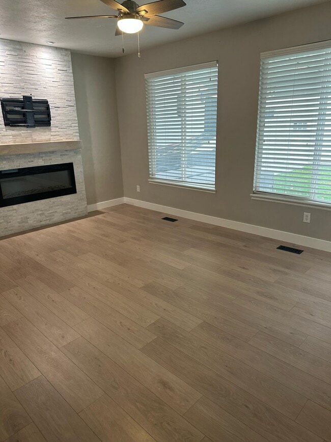 Photo - 5778 Ballerina Way