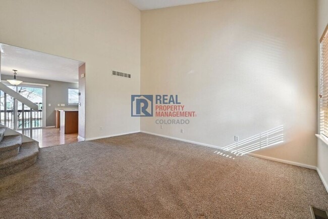 Photo - 5633 S Yakima St